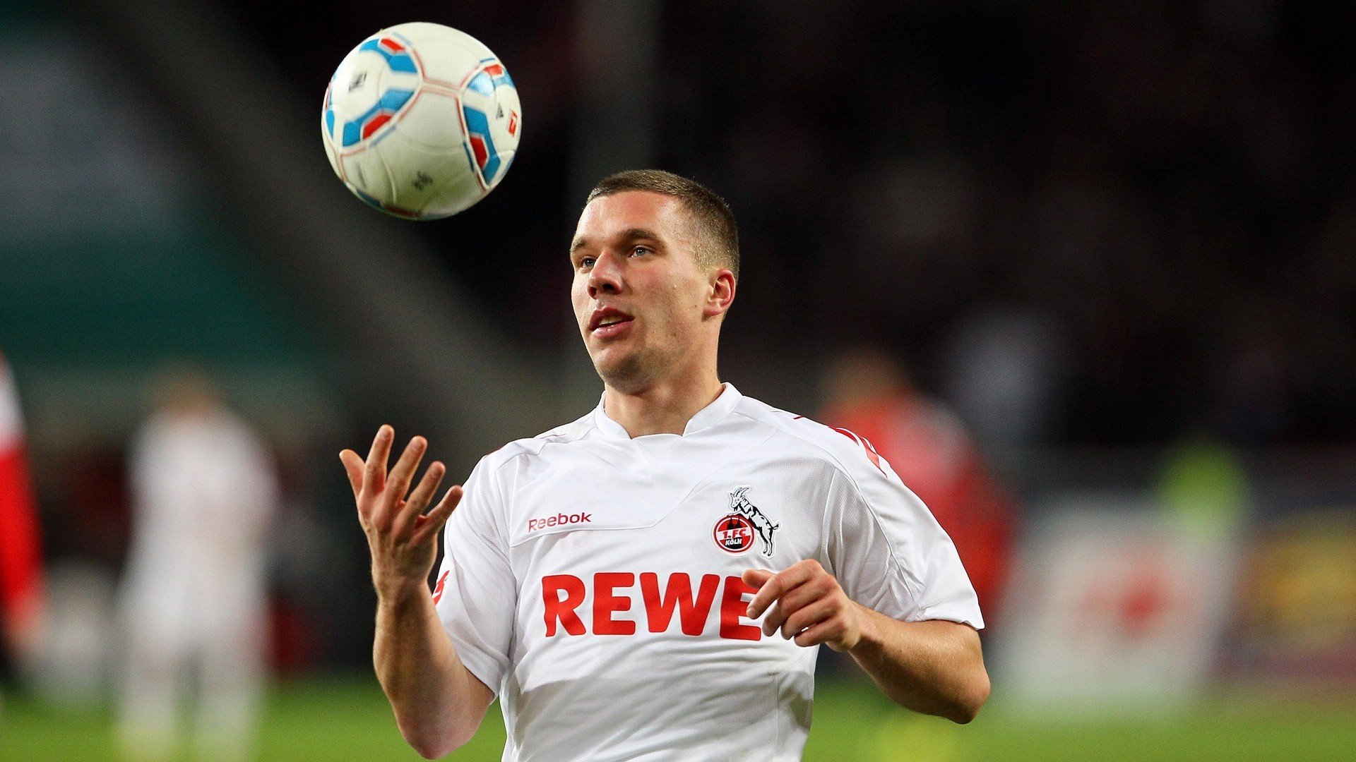 体育科技革新竞技场，智能装备与数据分析重塑运动员未来