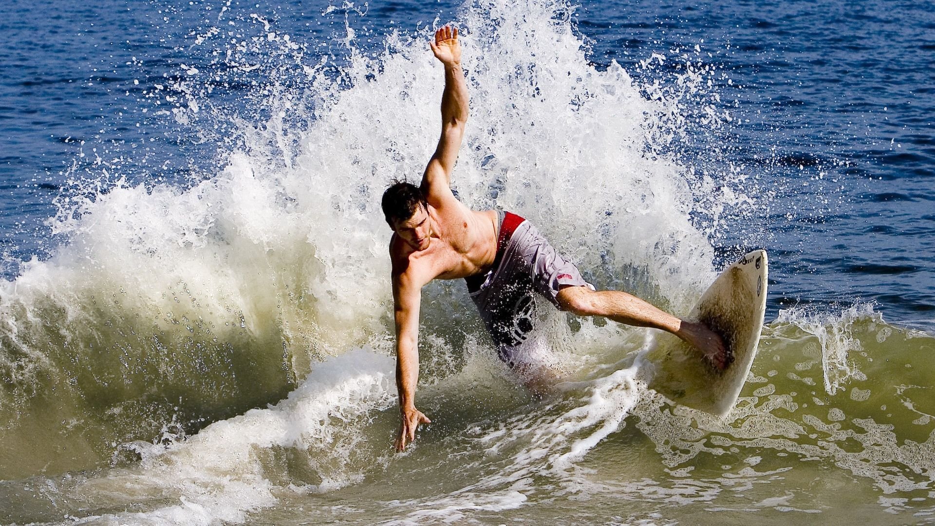 自由式滑雪世界杯中国站落幕，新秀选手惊艳全场